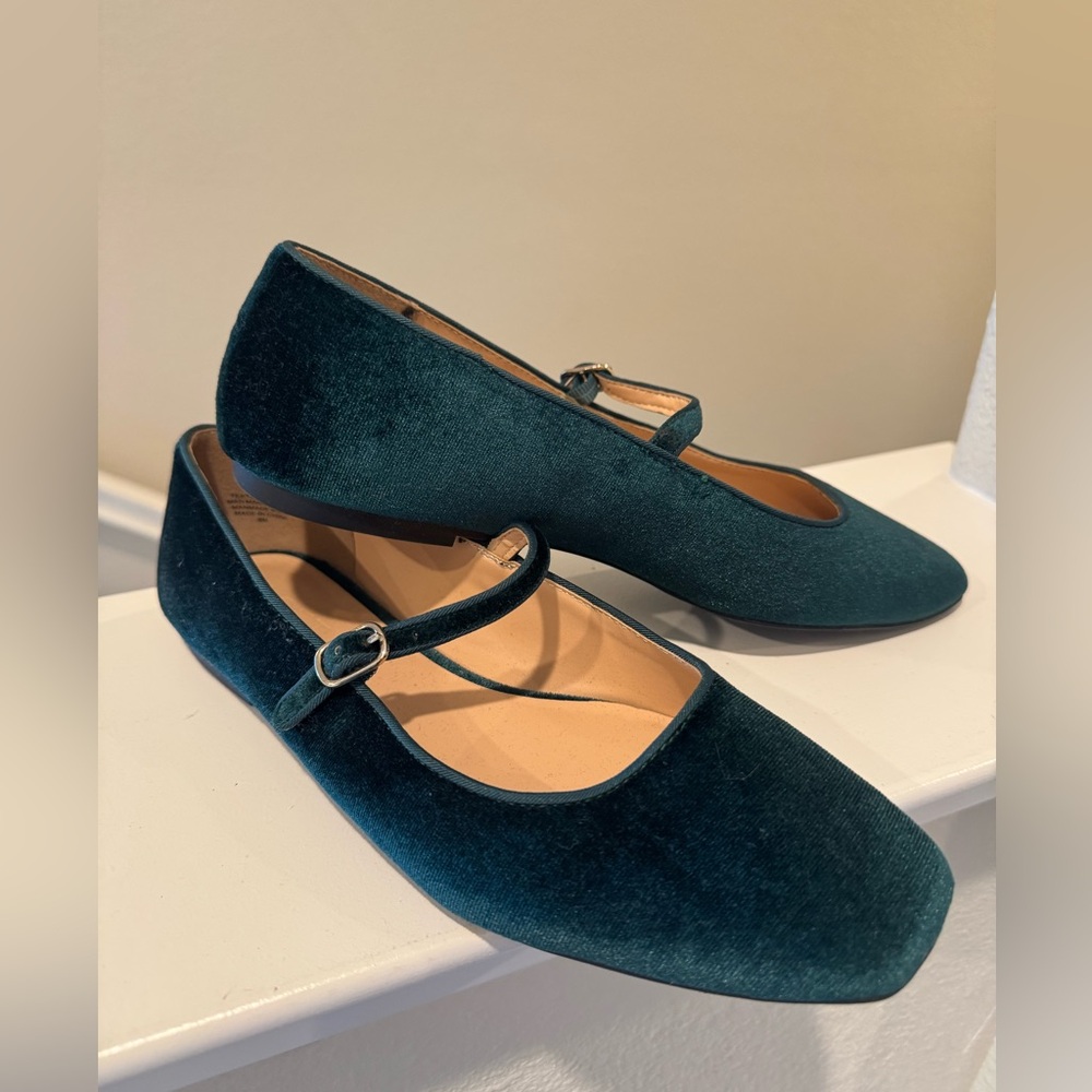 LOFT Dark Green Velvet Flats